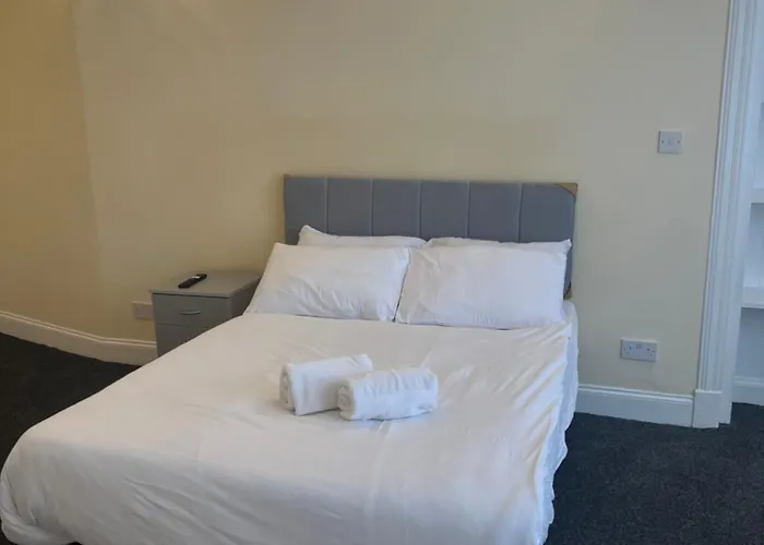 Glasgow South 2 Bedroom Apartment